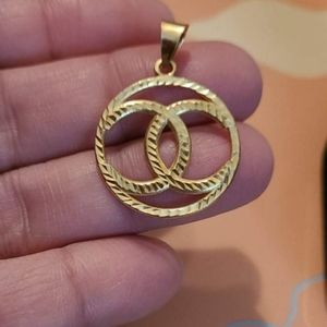 18k Gold Pendant